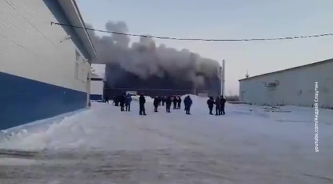 Крупный пожар на заводе под Оренбургом полностью потушен