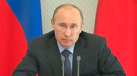 Путин попросил Медведева объявить выговор двум министрам