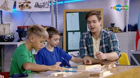 Игрушечная катапульта