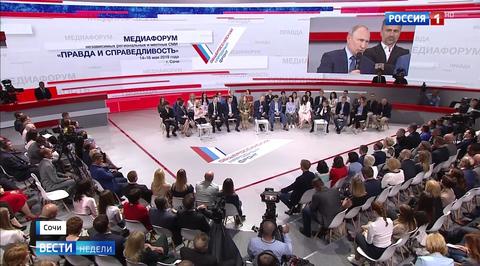 Разговор без ограничений: президент пообщался с журналистами и общественниками