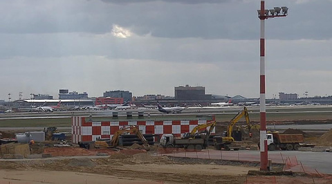 Самолет Москва - Грозный сел в Шереметьеве из-за неисправной системы пожаротушения