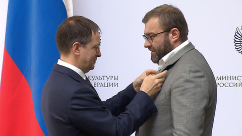 Пореченков стал народным артистом, Ходченкова - заслуженной