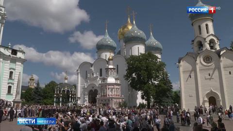 Православные отмечают  праздник Святой Троицы