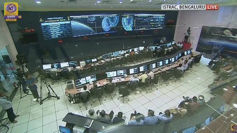 Потеряна связь с индийским посадочным лунным модулем