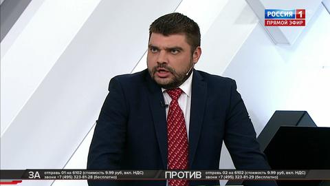 "Кто против?". Украинский политолог получил вечную "красную карточку"