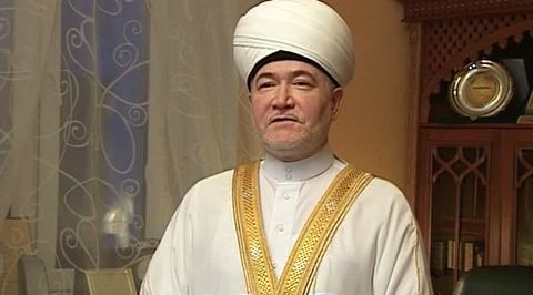 Глава муфтиев России призвал верующих к уважению окружающих 
