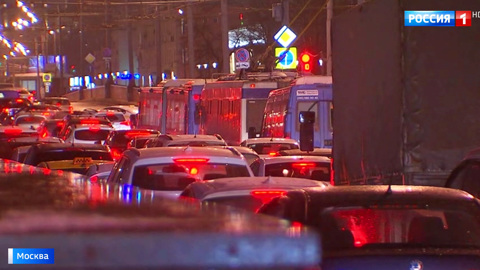Похолодание после ледяного дождя: столица встала в пробках