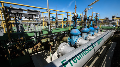 ЕК предложила отложить эмбарго на поставки нефти из РФ по трубопроводу "Дружба"