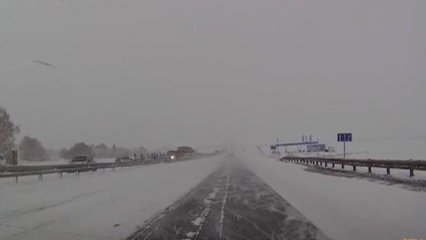 В Карачаево-Черкесии снежная лавина накрыла горнолыжную трассу