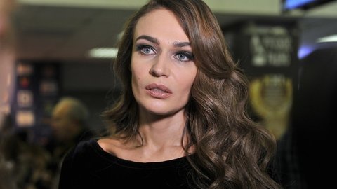 "Еле спаслись": на сестру Алены Водонаевой напал мужчина с топором