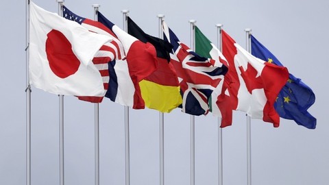 Страны G7 пообещали расширить санкции против России