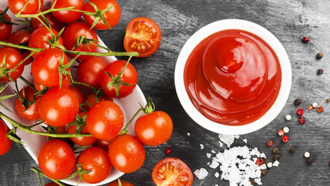 Чем заменить майонез и кетчуп: советы доктора Мясникова