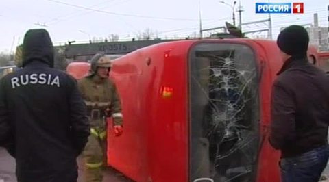 В Казани опрокинулся пассажирский автобус
