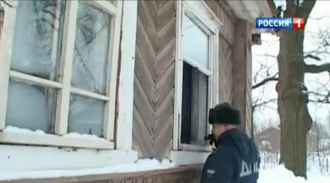 Инспекторы ДПС спасли хозяина горящего дома