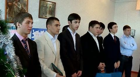 Североосетинских школьников наградили за отвагу на пожаре