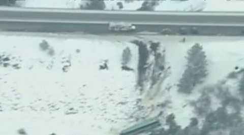 В США автобус с туристами рухнул с обрыва