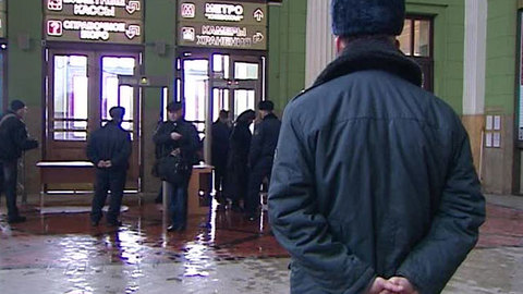 Столичными вокзалами заправляют нелегалы