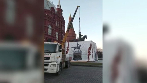 У Красной площади в Москве заменили памятник маршалу Жукову