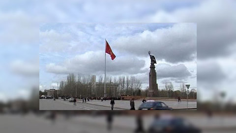 Юг Киргизии не верит в отставку президента