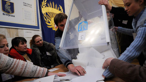 Тимошенко и Янукович незамедлительно начали подготовку к решающему туру