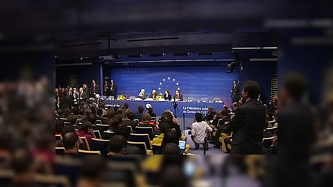 Евросоюз занесет всех "чужаков" в базу данных