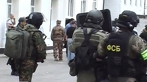 В "заминированном" супермаркете нашли сумку с оружием