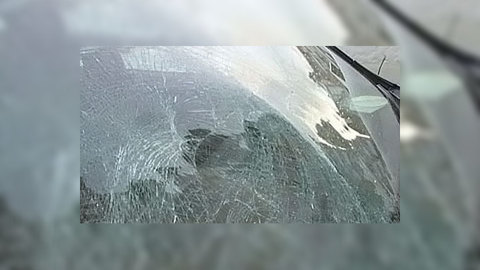 Сосульки бомбардируют столичные улицы