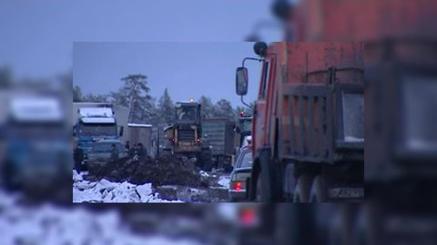 Заложники трассы М-53: количество застрявших большегрузов увеличивается