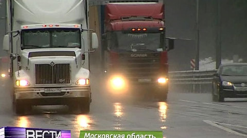 Дальнобойщиков заставят "обуваться" в зимние шины