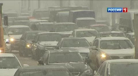 Москва держит снежный удар
