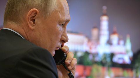Президенты России и Кубы пообщались по телефону