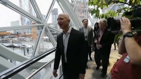 Джефф Безос покидает пост гендиректора Amazon