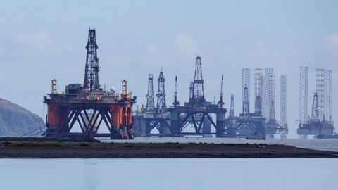 Нефть дорожает после выхода данных о запасах топлива в США