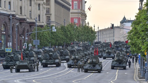 Движение транспорта в Москве ограничат 23-24 апреля перед парадом Победы