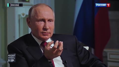 "Подарки русского народа". Новые фрагменты интервью Путина о Конституции