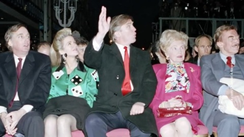 "Социопат и самый опасный человек": племянница Трампа выпустила о нем книгу