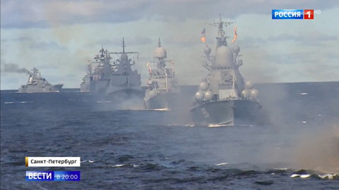 Вологжане пришли посмотреть на прибывшие противолодочные самолеты Ту-142