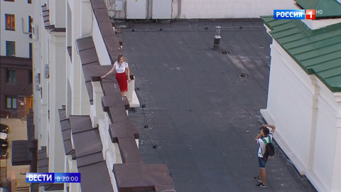 Высокий бизнес: в Москве молодежь за деньги устраивает шашлыки и фотосессии на крышах