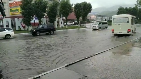 Ливни и ветер: несколько регионов Дальнего Востока залило водой