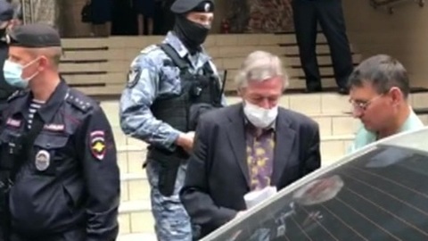 Аэрозольные облака и бутылка под сиденьем: суд приобщил к делу Ефремова мнение эксперта
