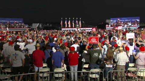 Трамп продолжает собирать на предвыборных митингах в США толпы сторонников