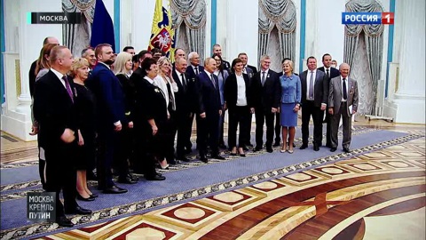 Что осталось за кадром фотографирования Путина с атомщиками