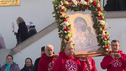 О великой победе вспоминает вся Россия: как регионы отмечают День народного единства