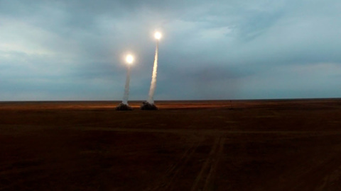 Расчеты зенитно-ракетных комплексов "Бук-М3" выполнили первые боевые стрельбы