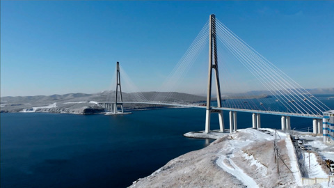 Приморский ледяной плен: все службы работают круглосуточно
