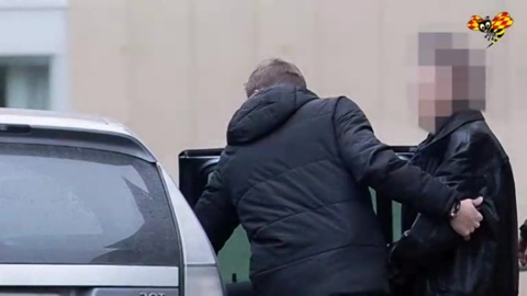 Шведка в течение 30 лет удерживала своего сына в полной изоляции