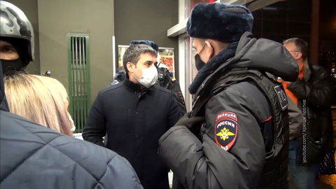 Борьба активистов с торговлей просроченными продуктами обернулась потасовкой