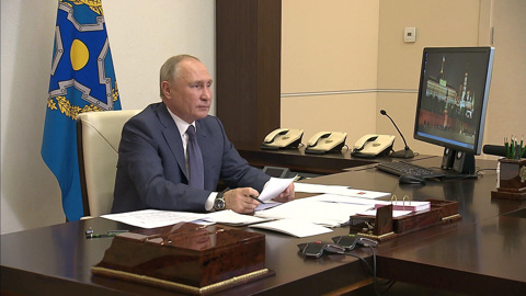 Путин заявил, что несколько десятков человек в его окружении заболели COVID-19