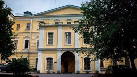 Студенты творческих вузов возобновят обучение в очном формате