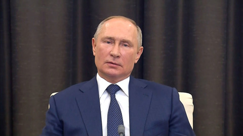 Президент ответил на вопрос робота и пообщался в волонтерами